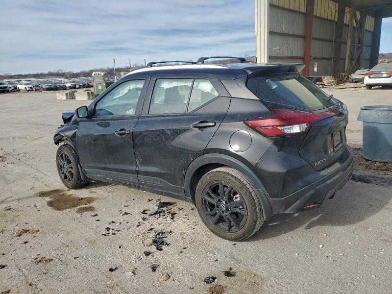 2022 Nissan Kicks sv