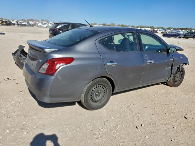 2018 Nissan Versa s