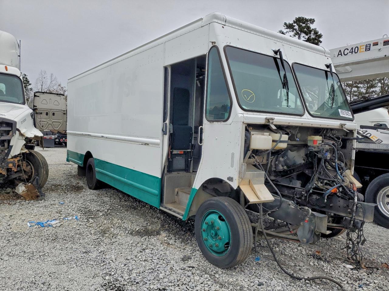 2011 Workhorse Custom Chassis 2011 Workhorse W62 Delivery Van