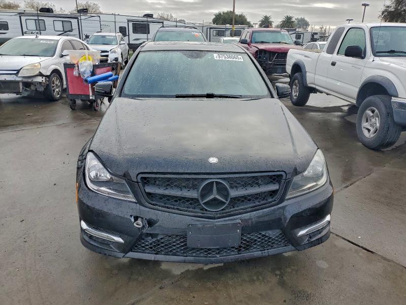 2014 Mercedes-Benz C 250