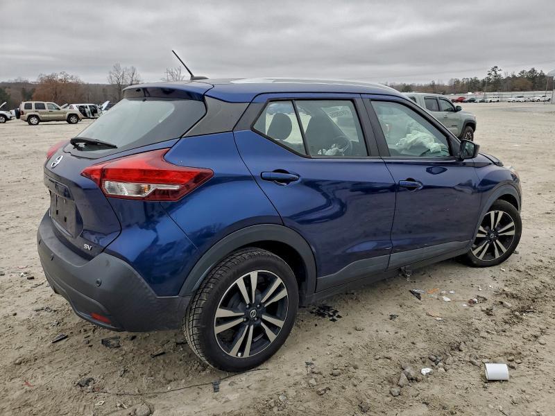 2020 Nissan Kicks sv