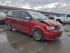 2014 Chrysler Town & Country Touring l