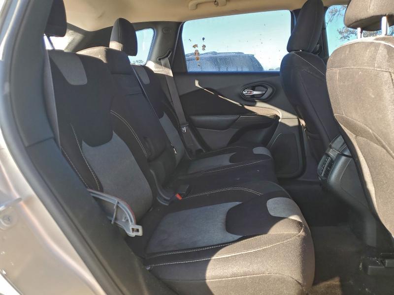 2015 Jeep Cherokee Sport