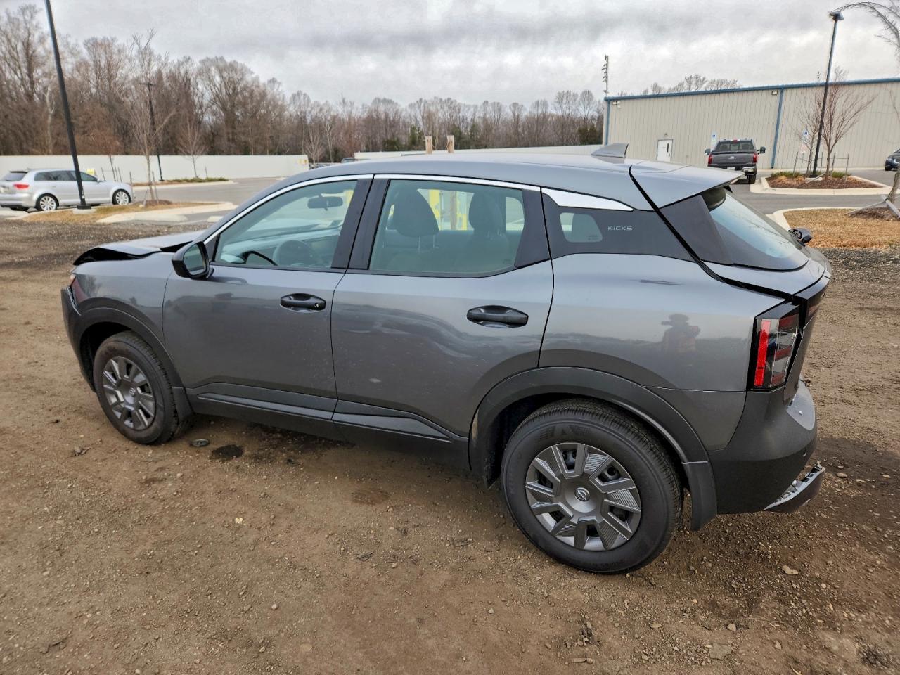 2025 Nissan Kicks s