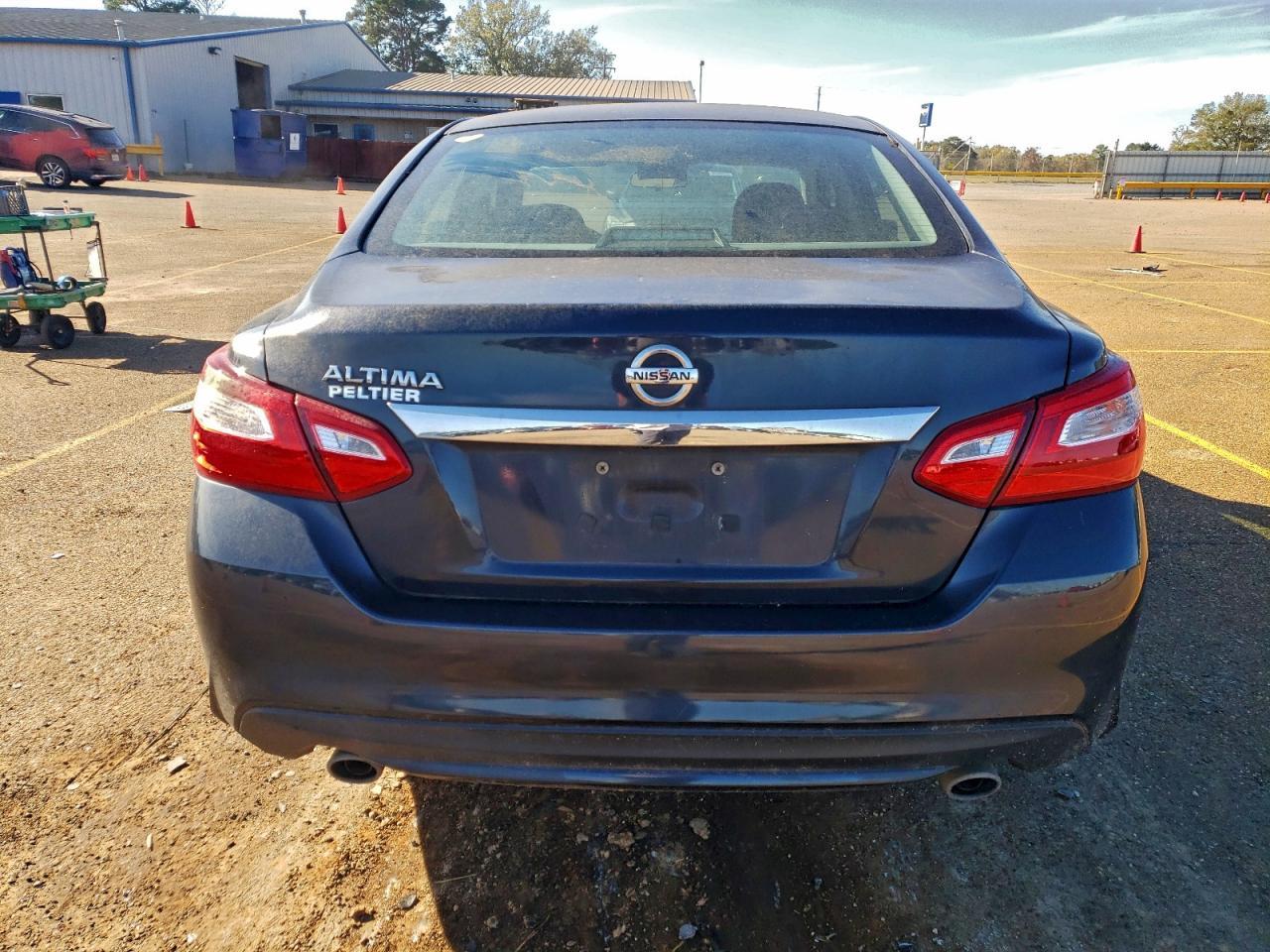2016 Niss Altima 2.5