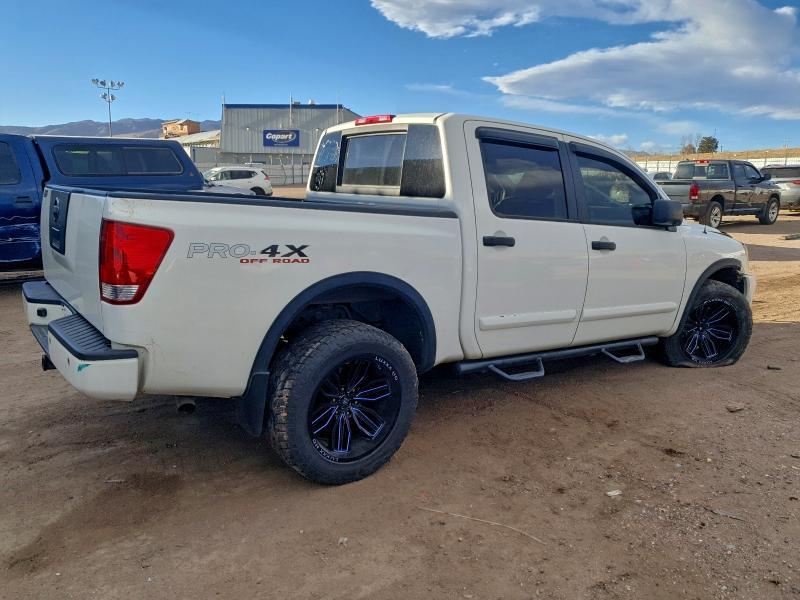 2010 Nissan Titan se