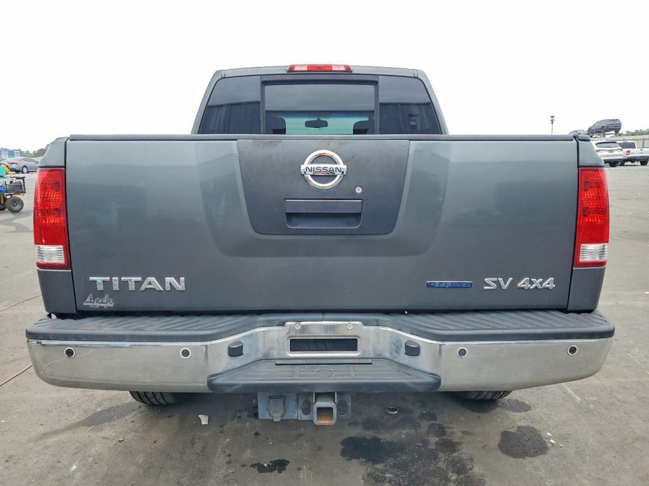 2011 Nissan Titan sv