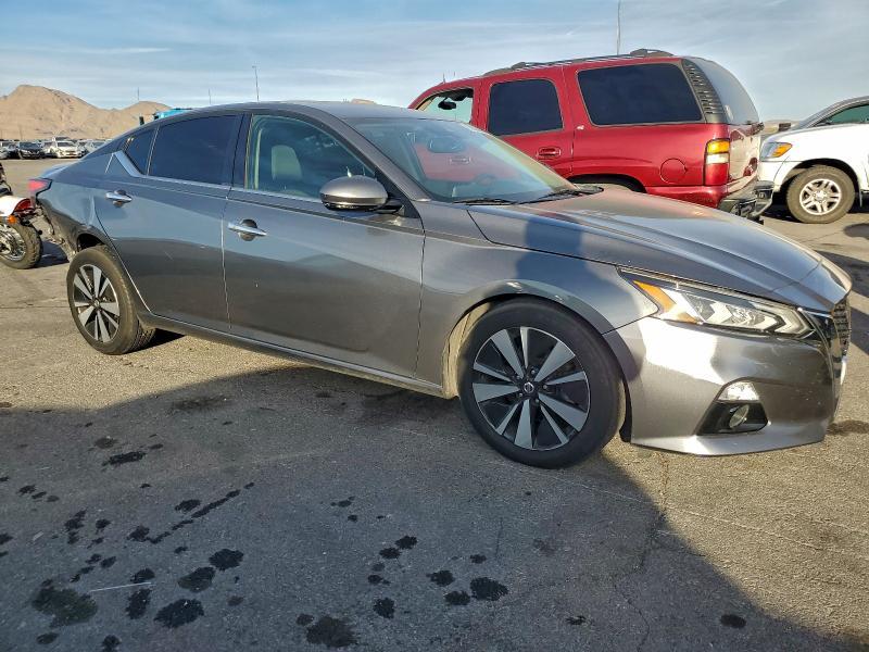 2020 Nissan Altima sv