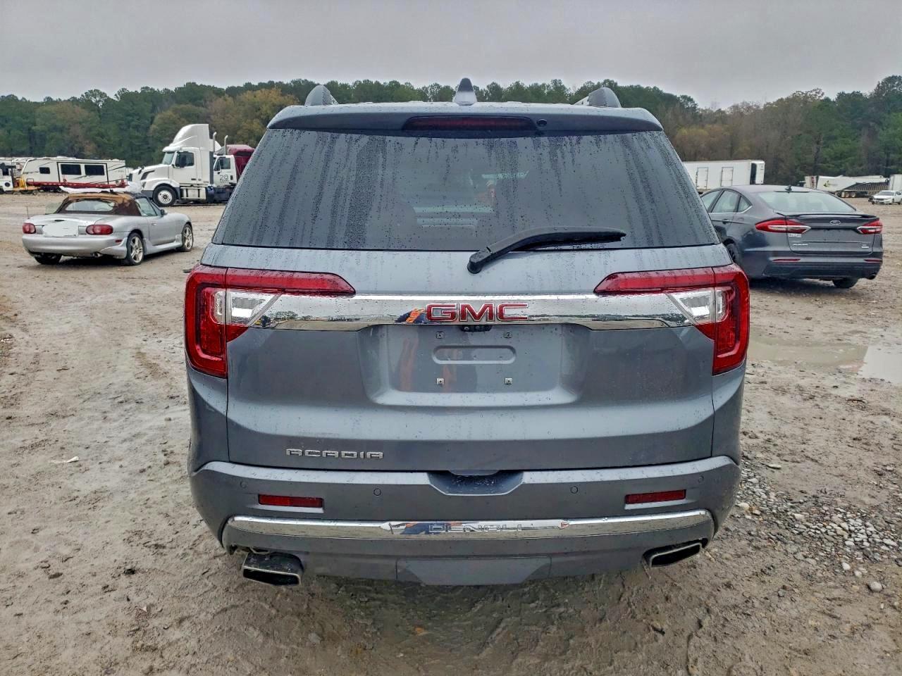 2021 GMC Acadia Denali
