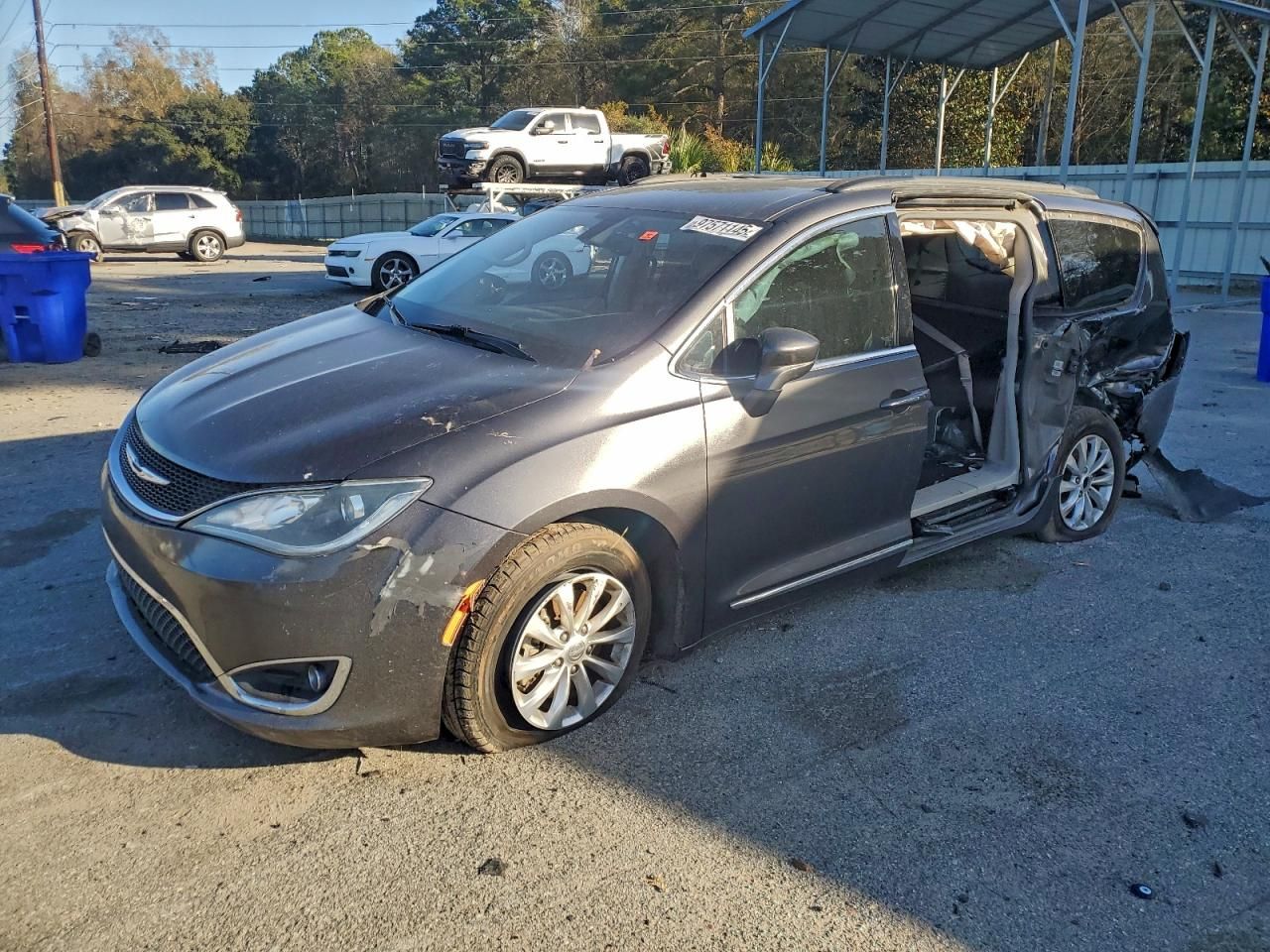 2017 Chrysler Pacifica Touring l