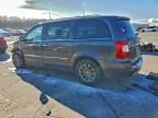 2016 Chrysler Town & Country Touring l