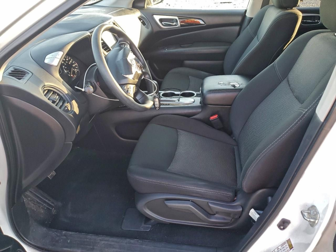 2020 Nissan Pathfinder s