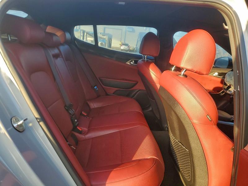 2022 KIA Stinger GT1