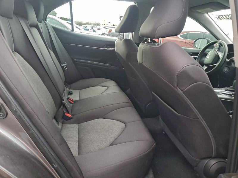2021 Toyota Camry le