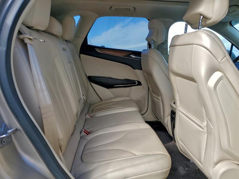 2015 Lincoln Townhouse MKC