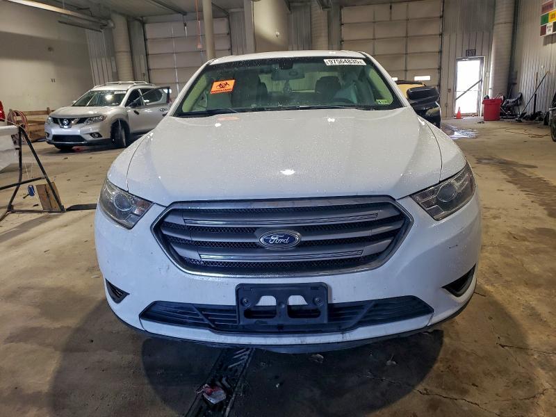 2015 Ford Taurus se