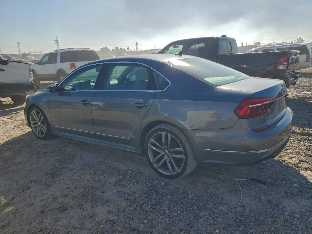 2017 Volkswagen Passat R-line