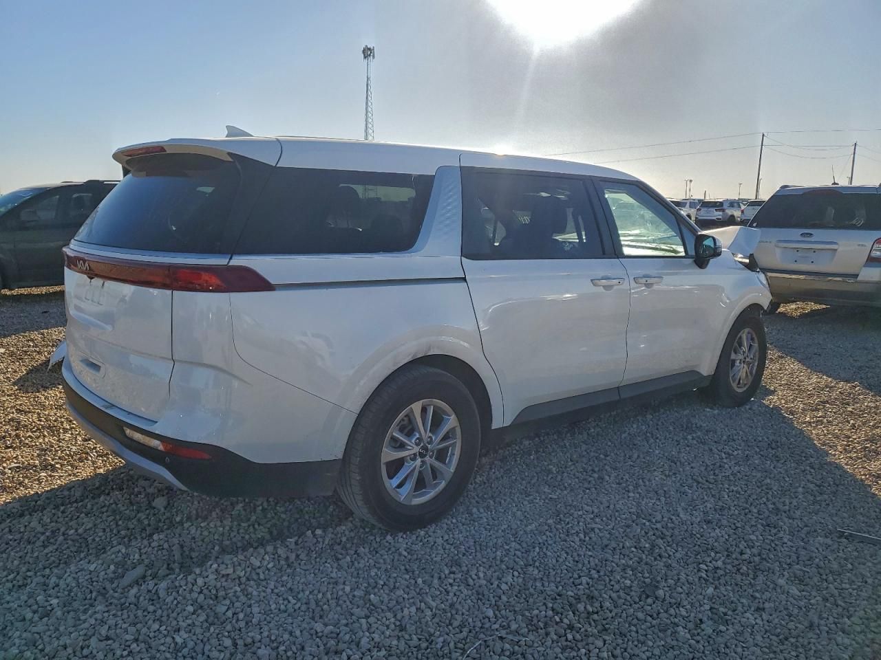 2023 KIA Carnival lx