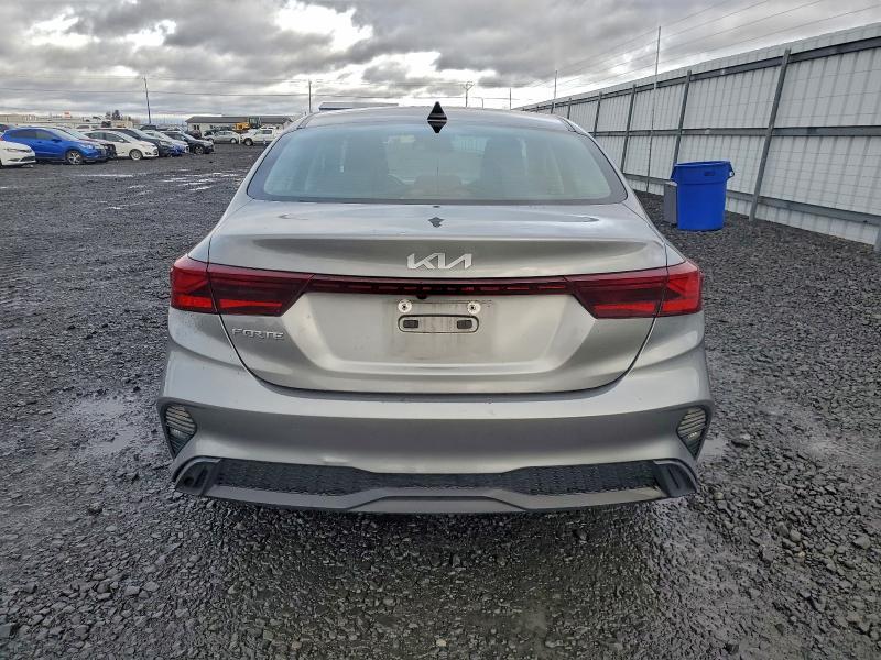 2023 KIA Forte lx