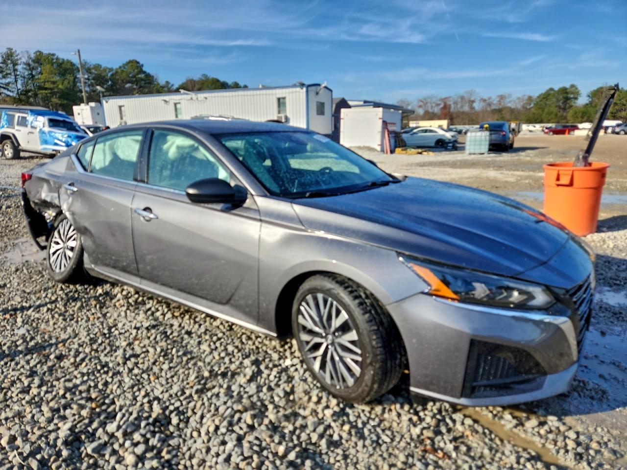 2024 Nissan Altima sv
