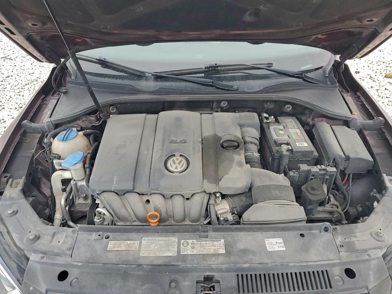 2013 Volkswagen Passat se