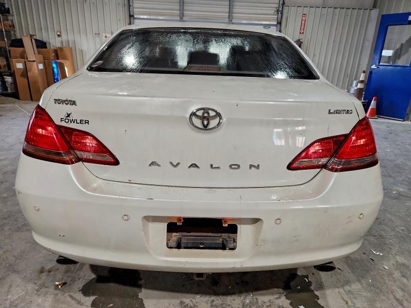 2005 Toyota Avalon Limited