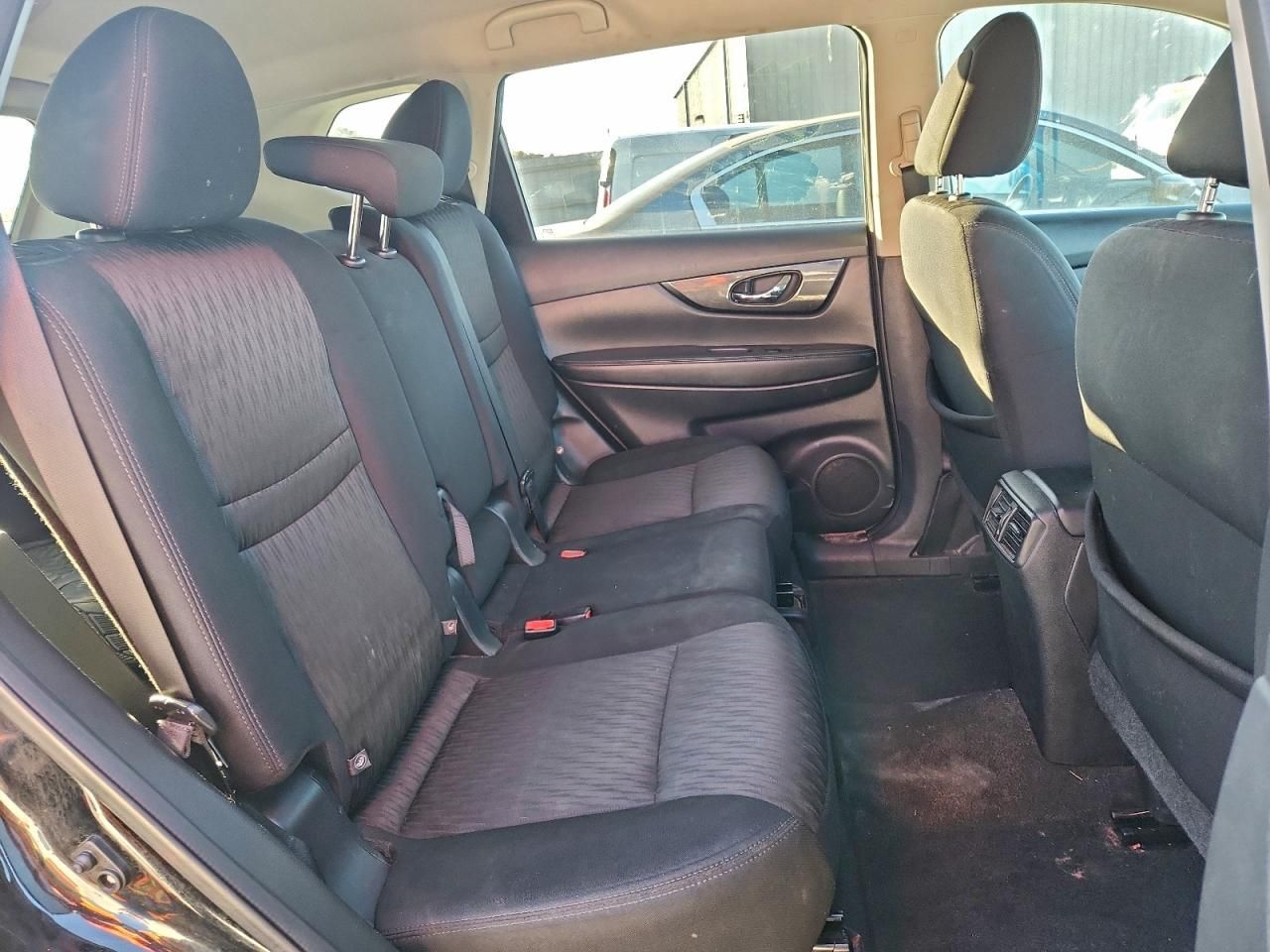 2017 Nissan Rogue sv