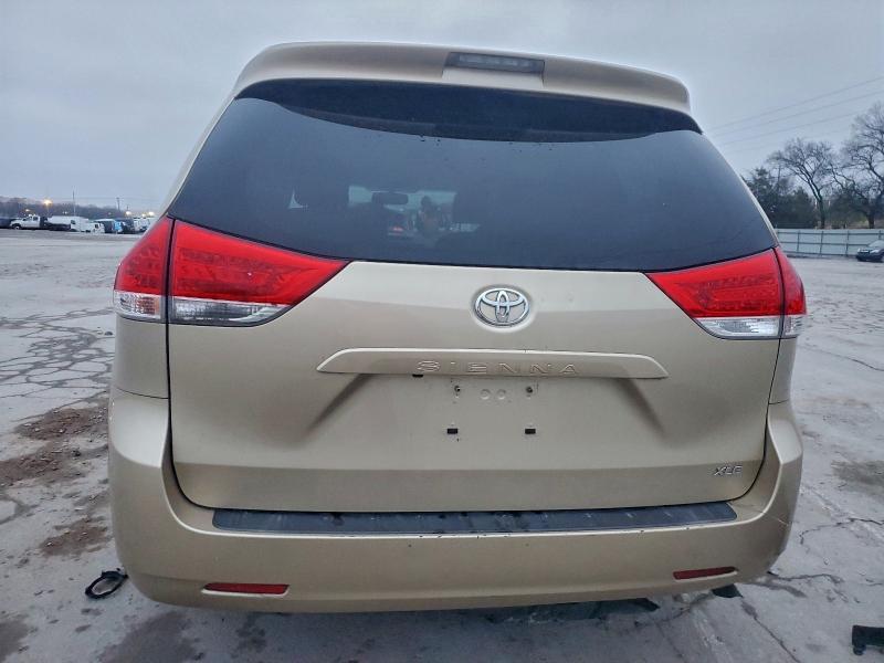 2011 Toyota Sienna xle