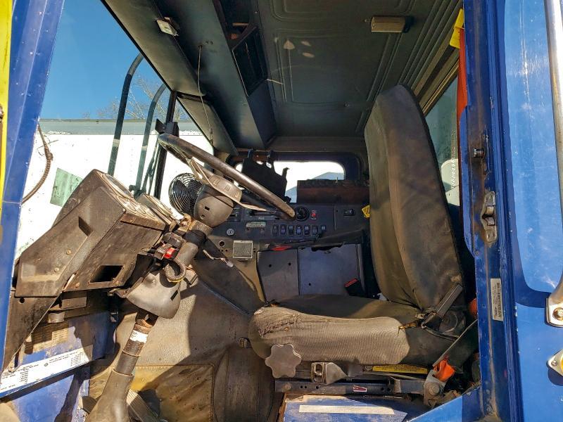 2005 Mack MR688S Refuse Truck