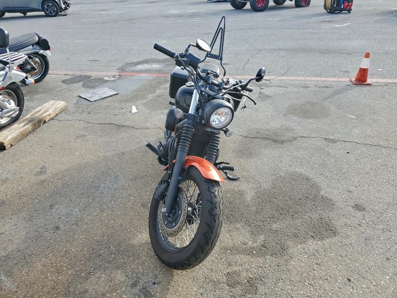 2025 Honda VT750 C2B