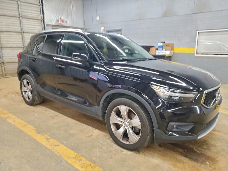 2021 Volvo Xc40 T5 Momentum