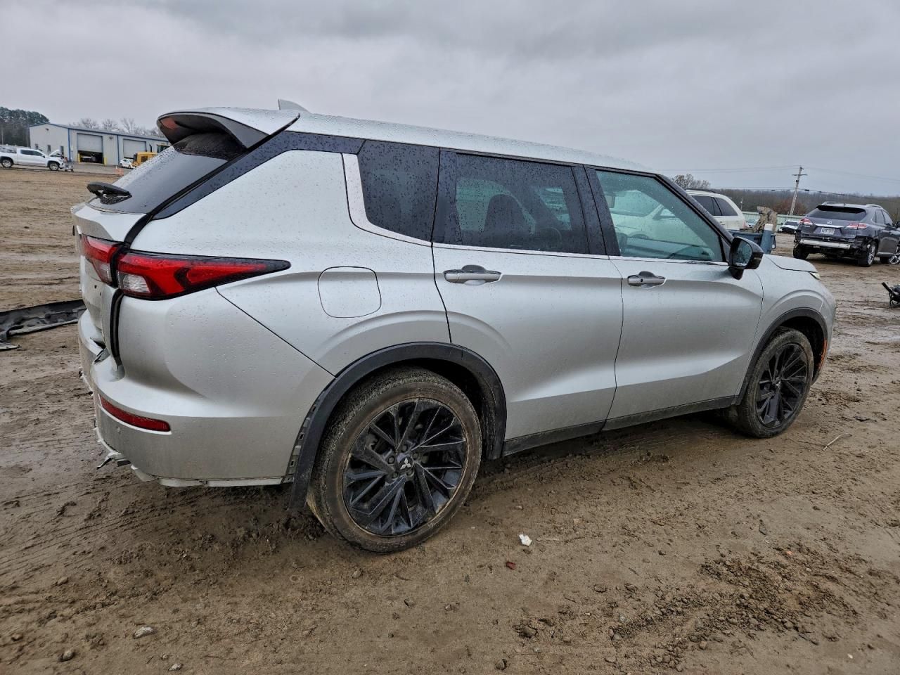 2023 Mitsubishi Outlander se