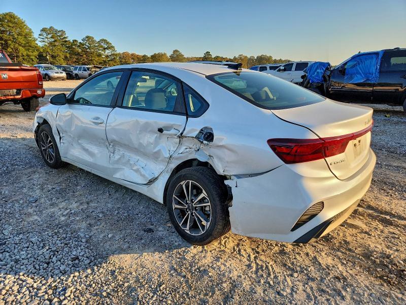 2024 KIA Forte lx