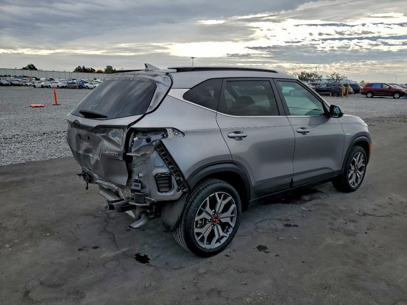 2021 KIA Seltos s