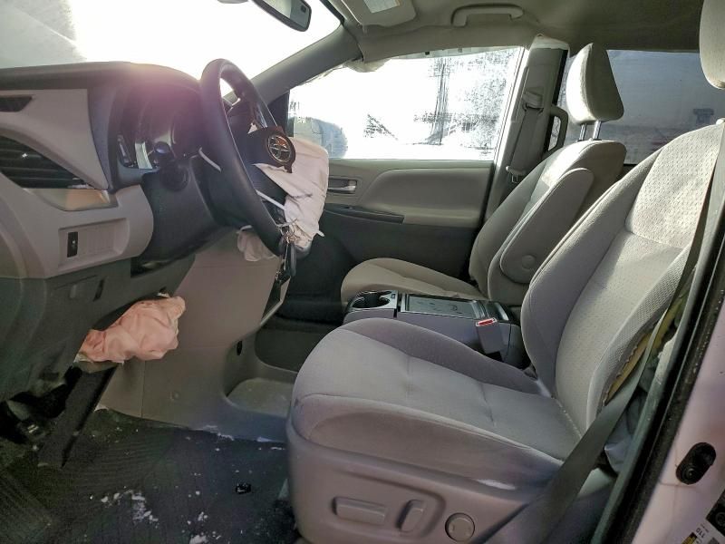 2020 Toyota Sienna le