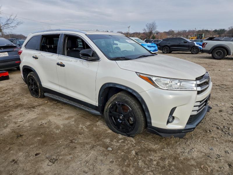 2019 Toyota Highlander se