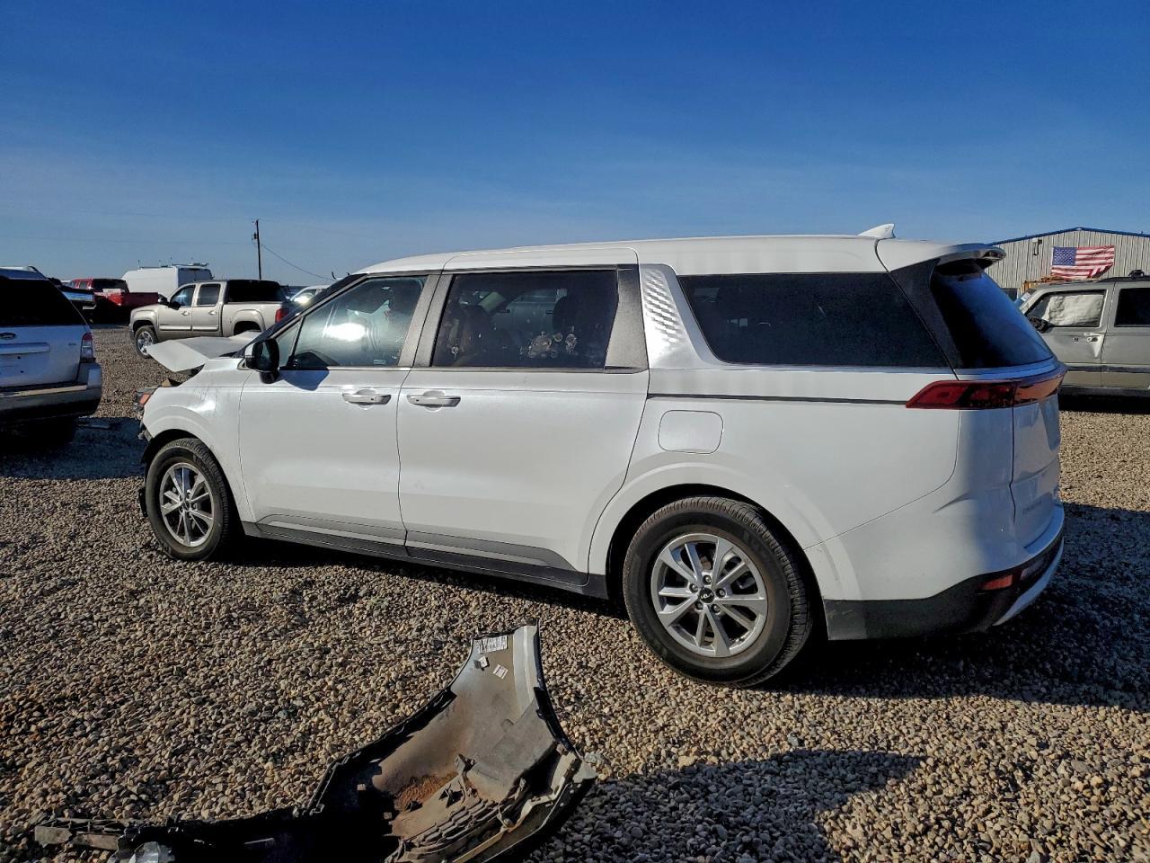 2023 KIA Carnival lx