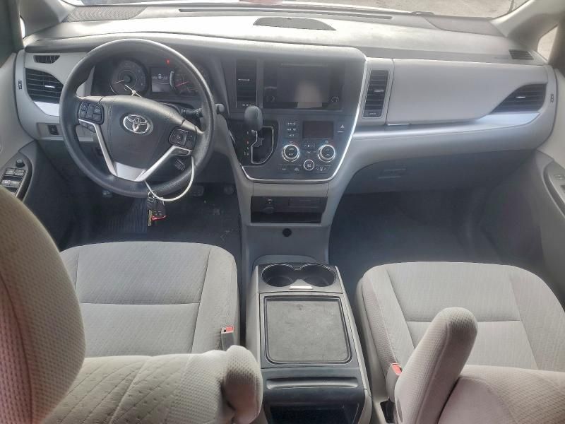 2017 Toyota Sienna le