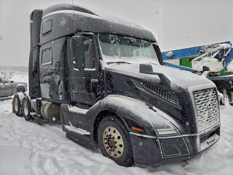 2020 Volvo VNL Semi Truck