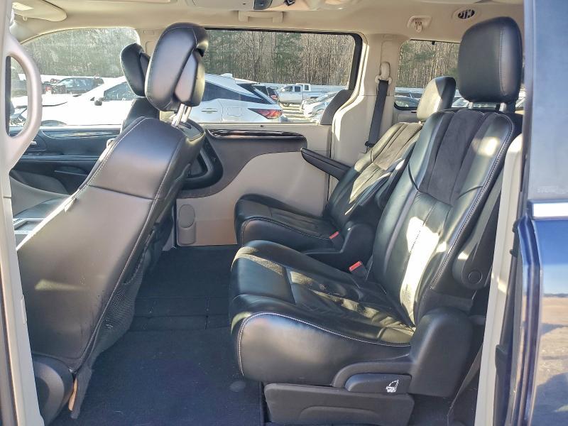 2013 Chrysler Town & Country Limited