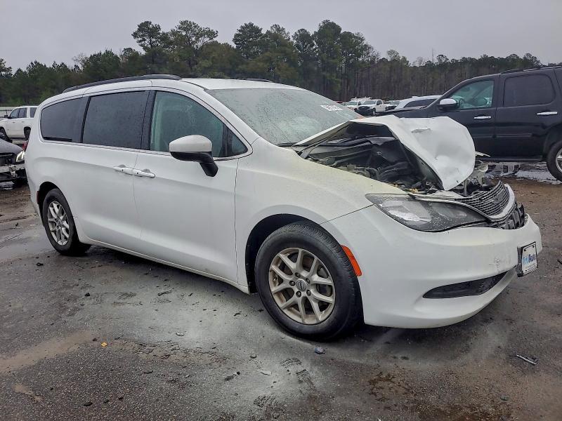 2021 Chrysler Voyager lxi