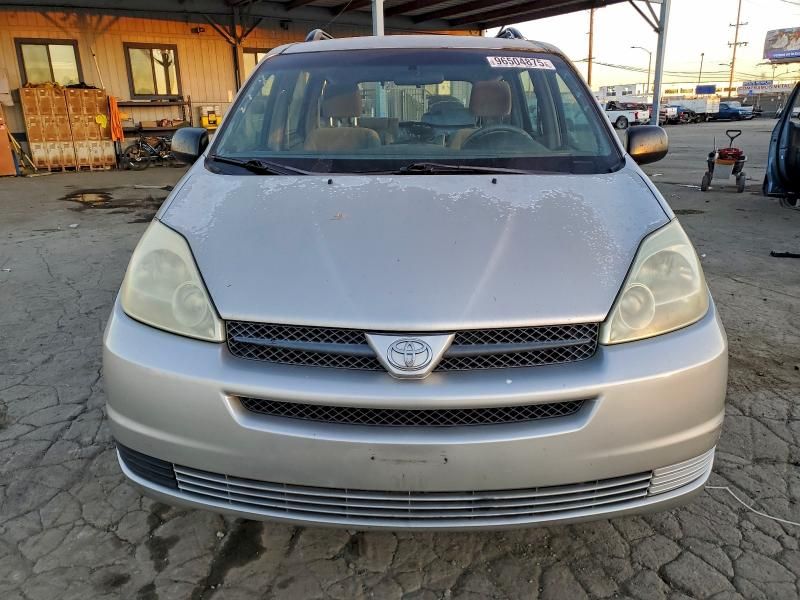 2004 Toyota Sienna ce