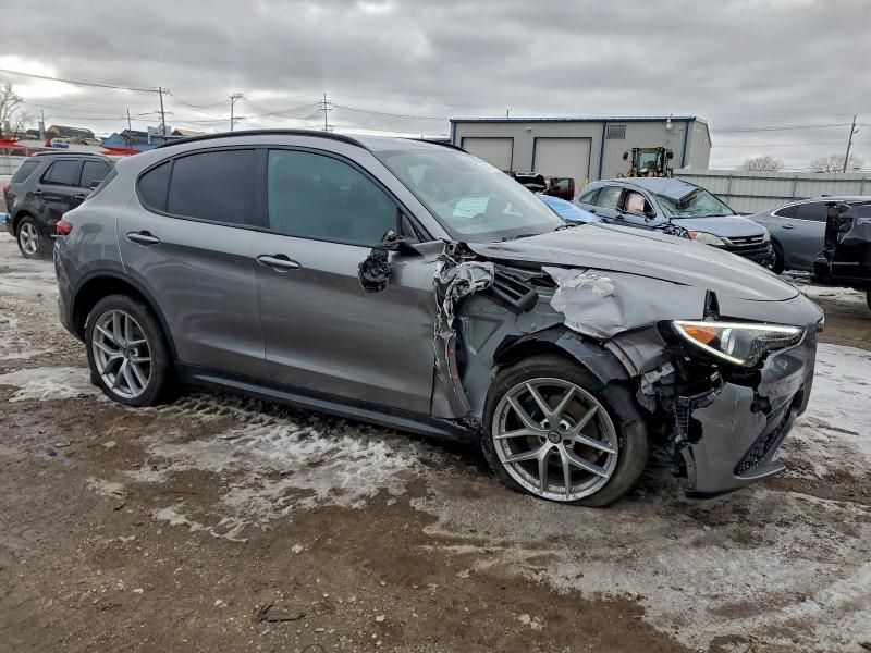 2018 Alfa Romeo Stelvio ti Sport