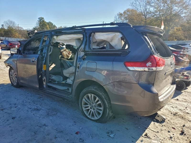 2014 Toyota Sienna xle