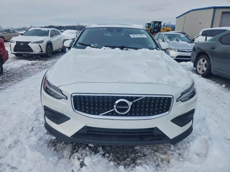 2020 Volvo V60 Cross Country T5 Momentum