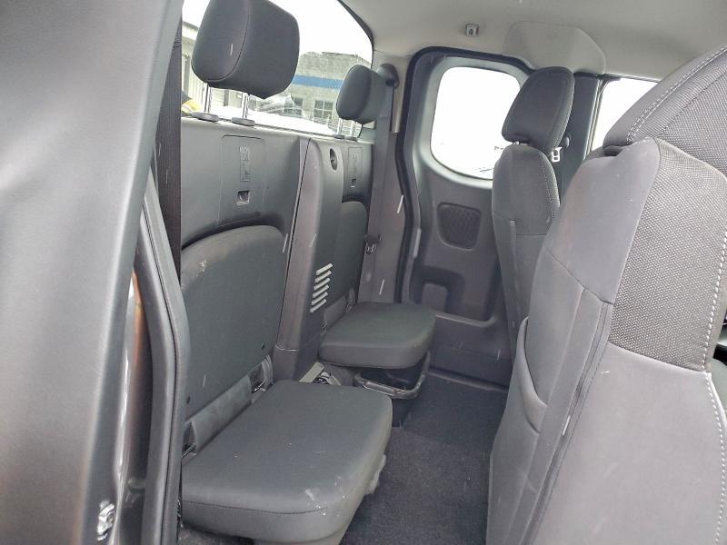2025 Nissan Frontier s