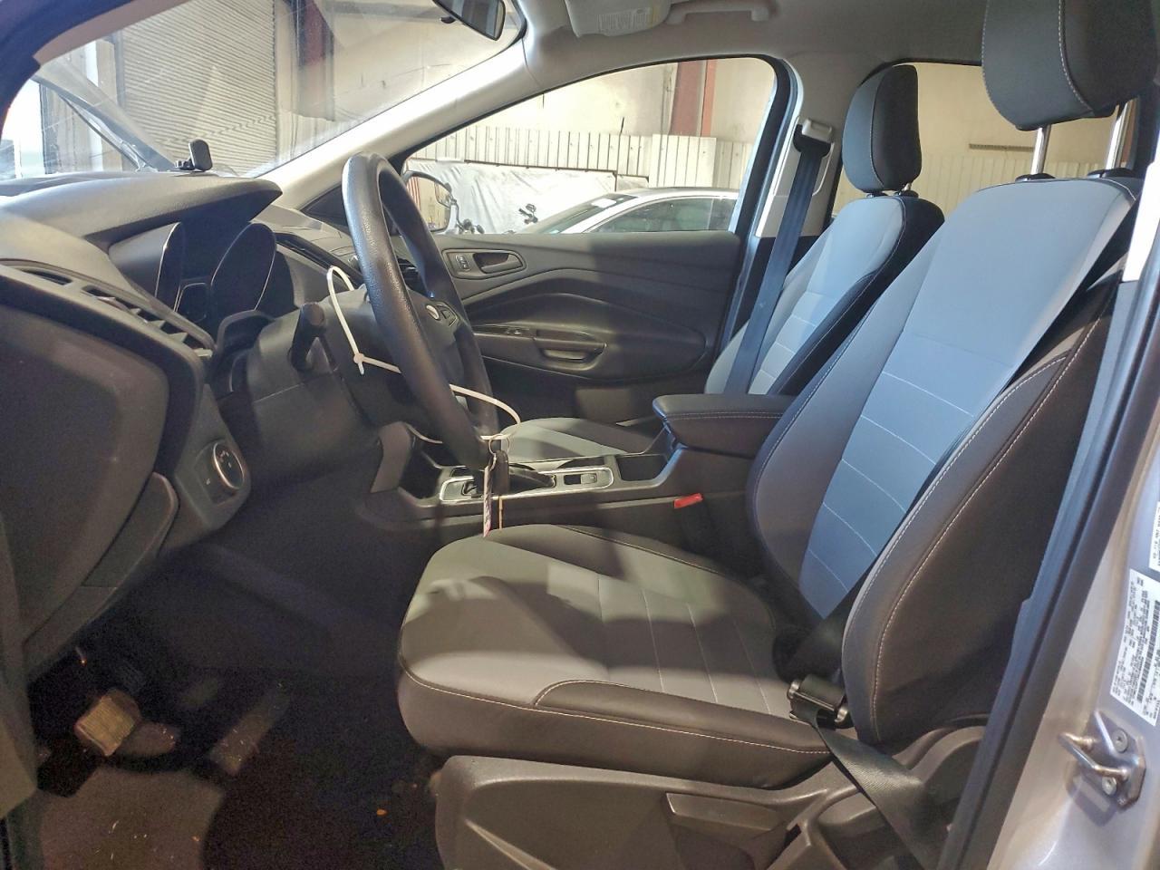 2019 Ford Escape s