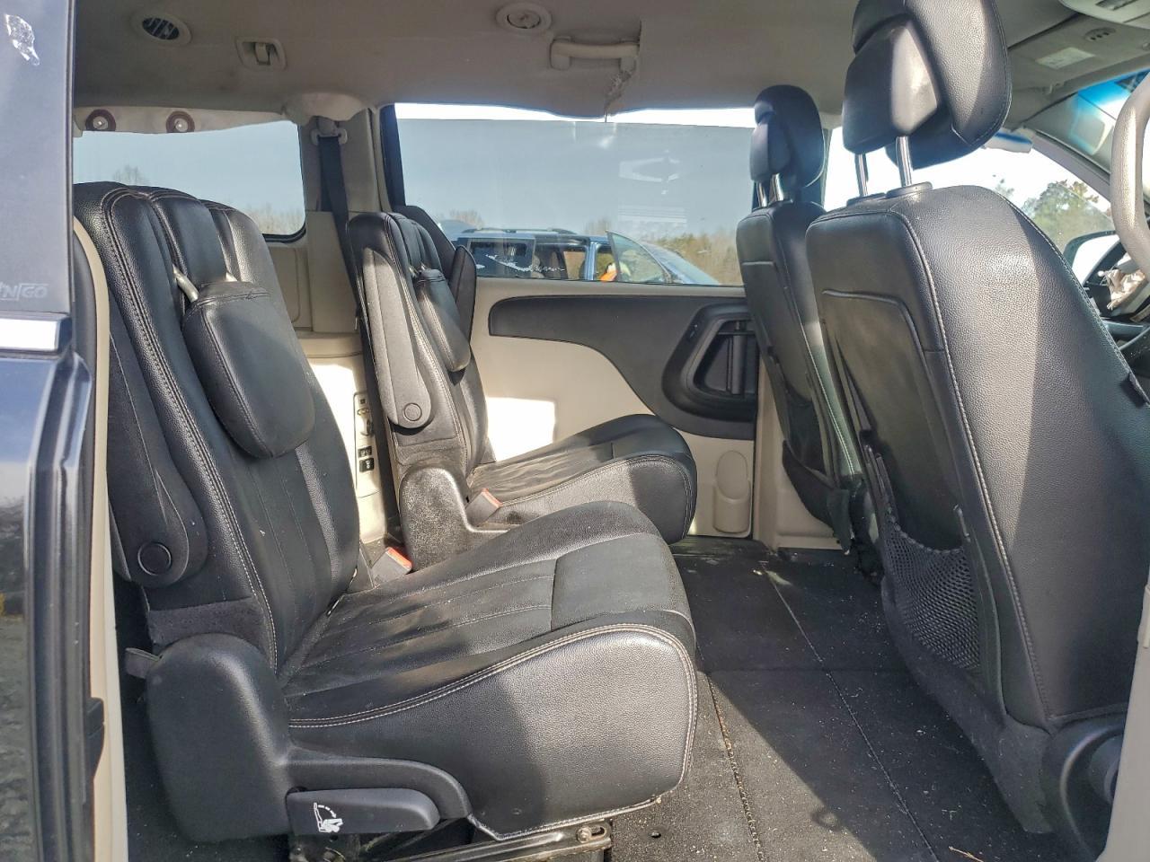2013 Chrysler Town & Country Touring