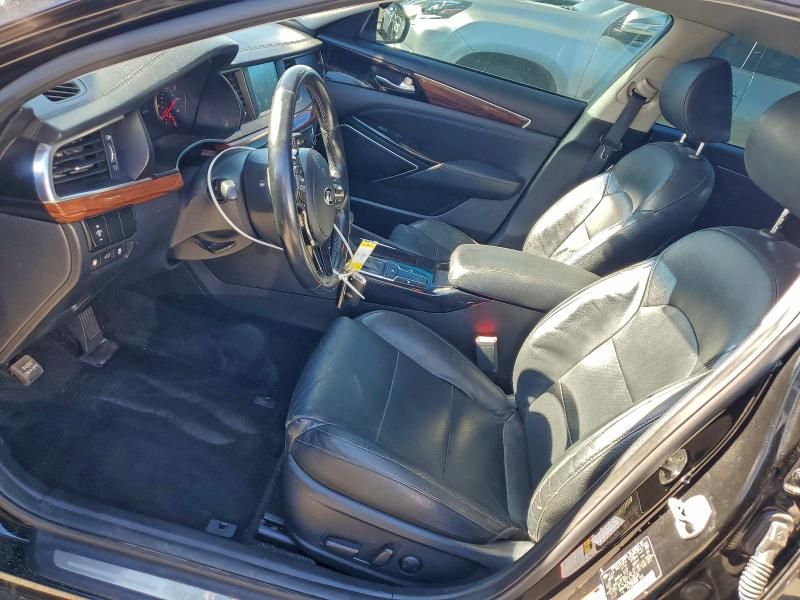 2018 KIA Cadenza Premium