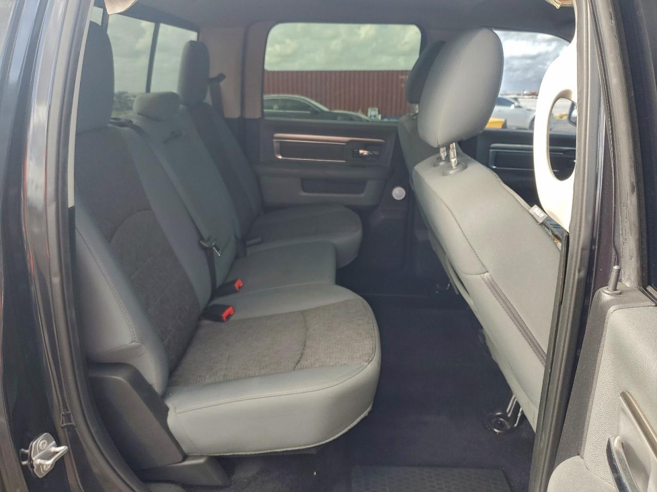 2016 Dodge Ram 1500 slt